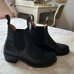 Blundstones